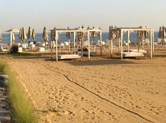 Ain Sokhna 'cosmopolitan' * Ain Sukhna